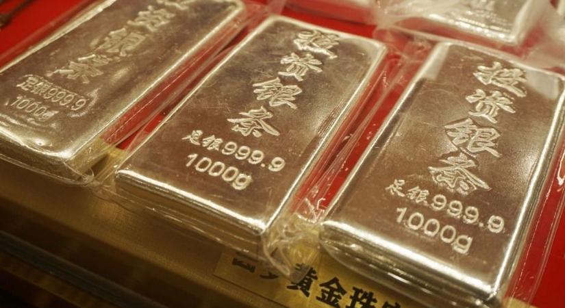 Kinyitott a piac: aranyba menekül mindenki, soha nem látott árfolyamot jósolnak a szakértők – az iráni háború új korszakot nyitott