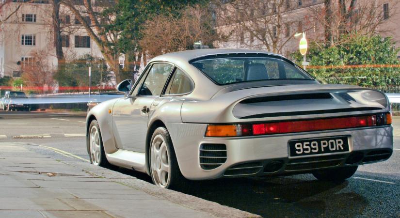 10 csodálatos poszterautó, amire gyerekként mindenki vágyott