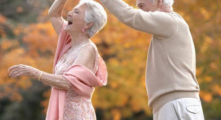Idősen is energikusan: ezek a vitaminok tartanak fitten 60 felett