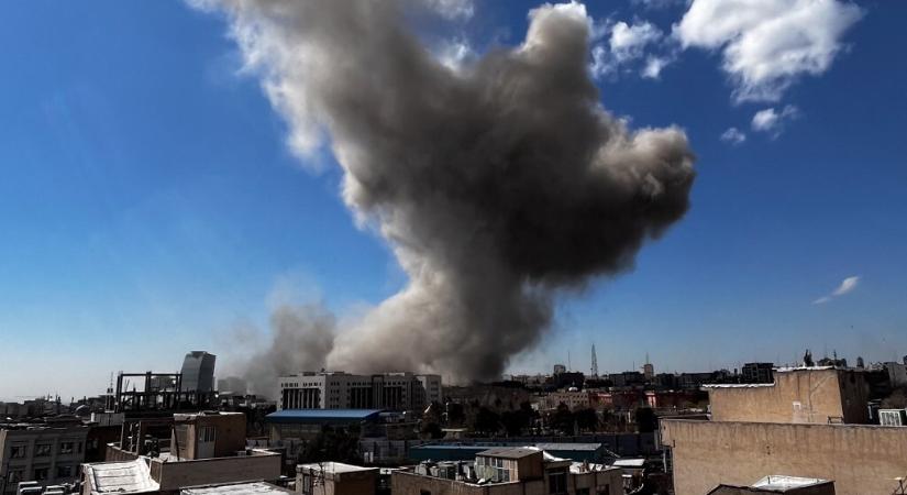 Bloomberg-kommentár: Trump Irán elleni támadásával beköszöntött a korlátlan amerikai hatalom kora