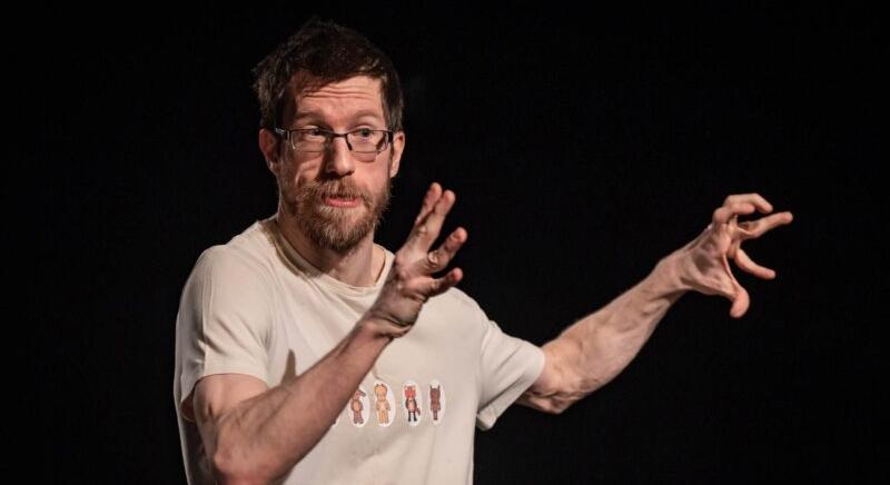 Fekete Ádám: „Jó elveszni, szemlélődni valami idegenségben”