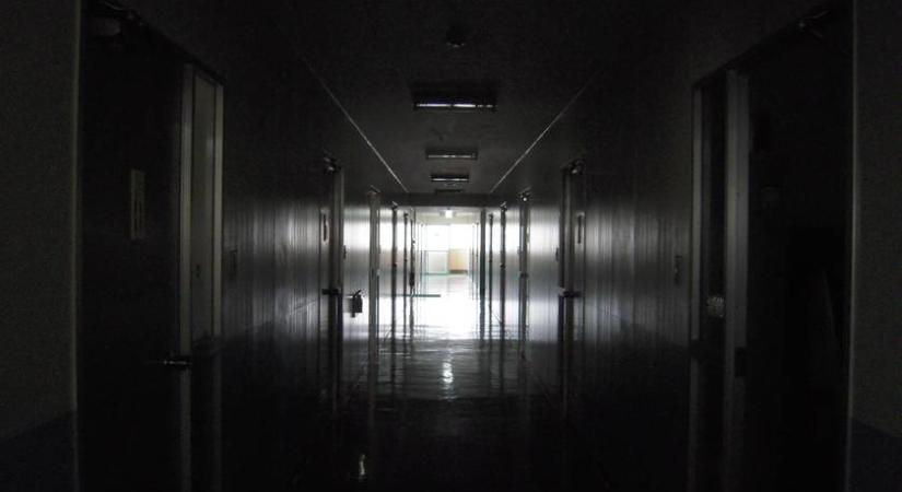 Videón a János-kórház eltitkolt szárnya: hátborzongatóan üres és elhagyatott