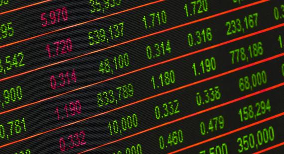 Tőzsde - Drágul a kőolaj és az arany, gyengül a forint kora reggel