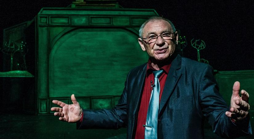 Apró Ernő 80 évesen is játszik a bábszínházban, a gyerekek őszintesége magával ragadja