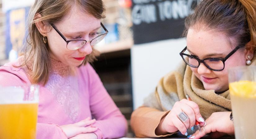 Családi csörte helyett közéleti kvíz – Tudjuk, mi következik: egy Monty Python-maraton, hogy ki tette tönkre az országot az elmúlt 30 évben