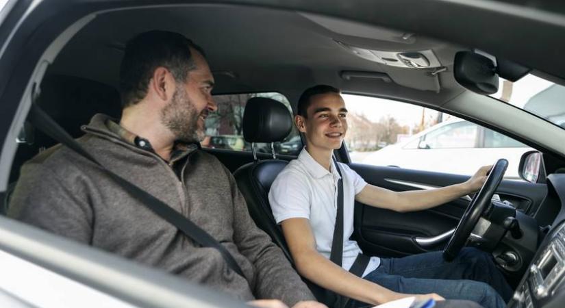 Csúnyán megjárhatja, aki így szerez jogosítványt: tilos ilyen autót vezetnie