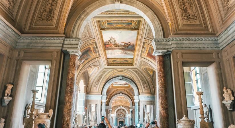 A Sixtus-kápolna freskója a látogatók „párolgása” miatt szorul tisztításra