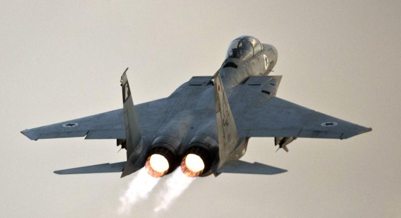 Kellemetlen fiaskó: Kuvait véletlenül lelőtt egy 100 millió dolláros amerikai vadászgépet (VIDEÓ)