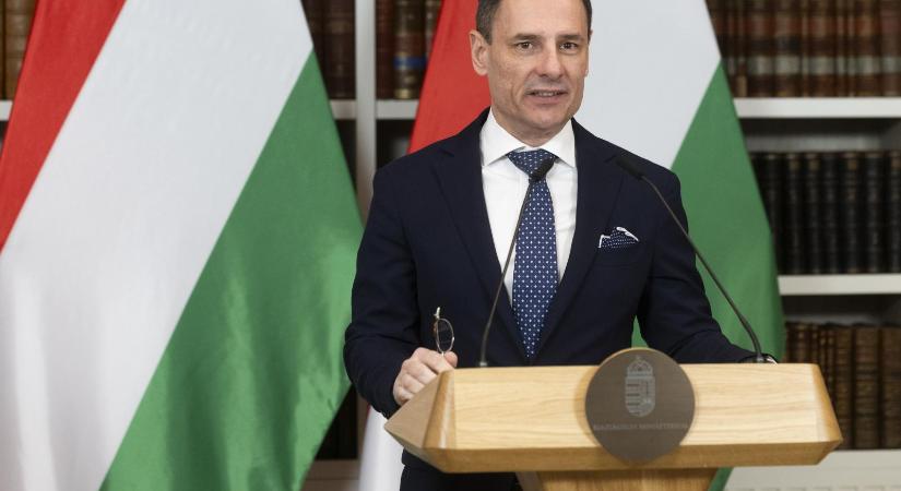 Tuzson Bence háromszorosára emelte a Deák Ferenc-díj pénzjutalmát, majd kitüntette vele a bizalmas emberét