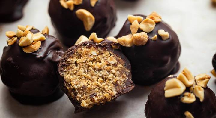 Mogyorós proteingolyók: tökéletes edzés utáni nasi