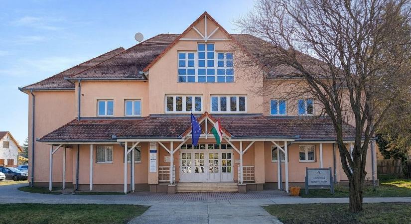 Év végére megújul az iskola Balatonszabadiban