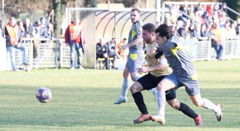 Vármegyei I.: őrült meccs, öt gól, hét sárga, két piros lap Csákányban - fotók