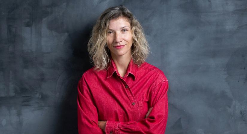 Öröklődő boldogtalanság és az Alzheimer pokla – Interjú Czakó Zsófia íróval