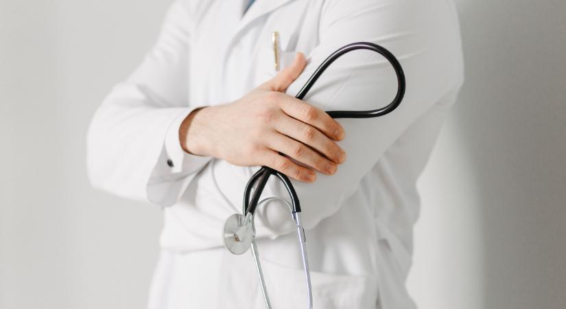 Hideg vagy meleg borogatás? Az orvos elárulja, melyiket használd sérüléseidre