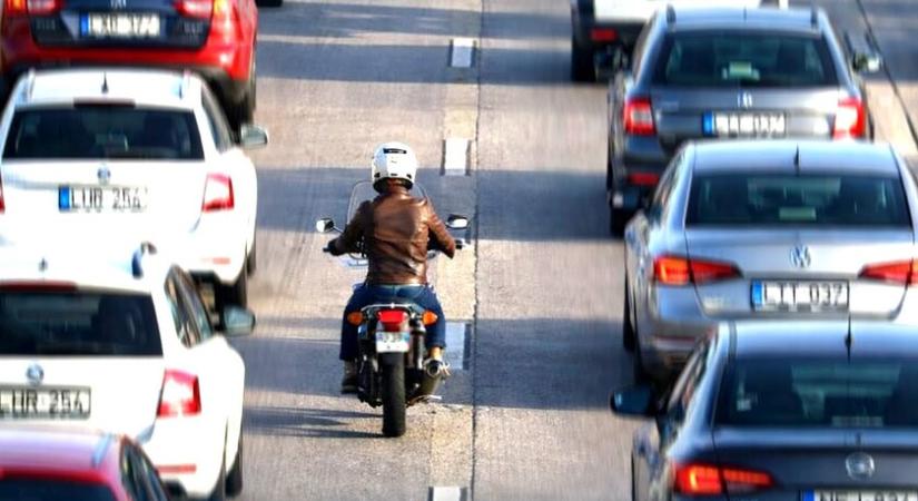 Mikor lép életbe az új KRESZ? - Ej, ráérünk arra még!