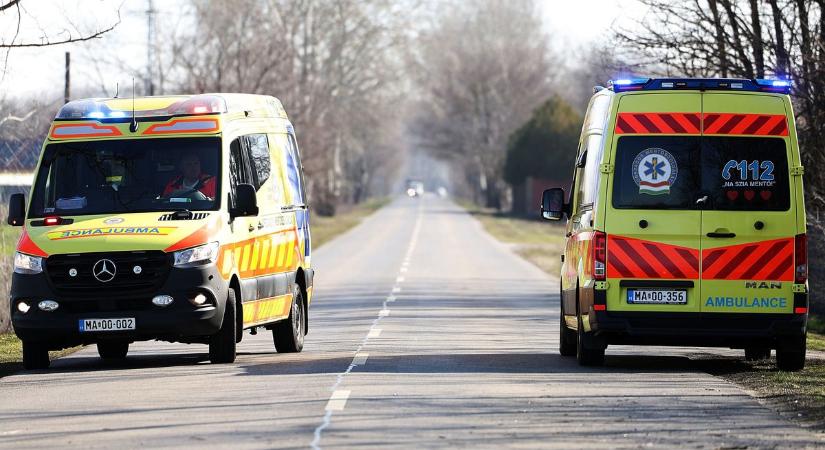 Két brutális balesethez siettek a mentők, egy ember életét már nem tudták megmenteni – fotók, videók