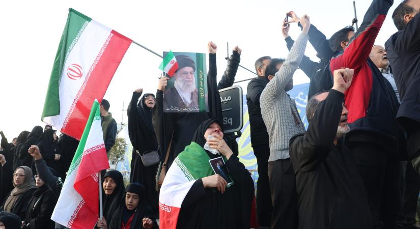 Eddig több mint ötszáz halálos áldozata van Iránban a harcoknak