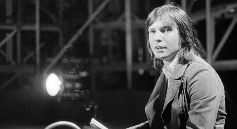 Nagy zenei retró kvíz: felismered Balázs Fecó legnagyobb slágereit pár sor alapján?