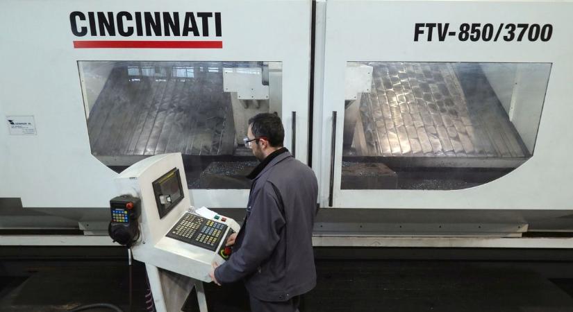 Itt a brutális bejelentés, amire a teljes magyar járműipar várt: megállapodás született a világhírű hadiipari óriással – indul a közös fejlesztés