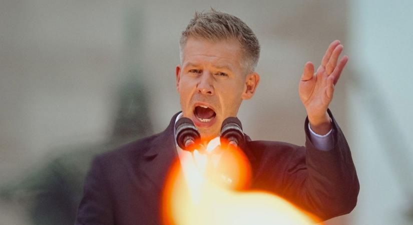 Élő adásban nevezte beteg embernek az egyik magyar politikust Magyar Péter, botrányt rendezett a sajtótájékoztatóján