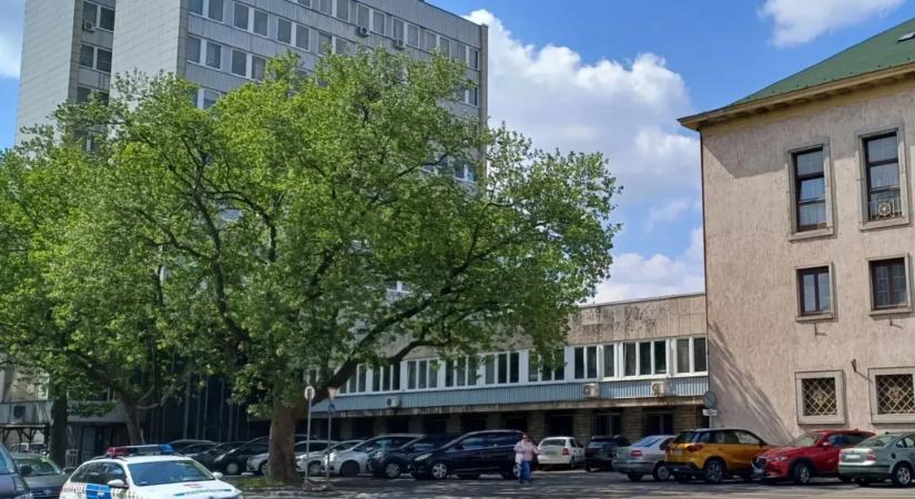 Korrupciós vádak miatt letöltendő börtönt kért az ügyészség a volt győri rendőrkapitányra és rendőrfőkapitány-helyettesre