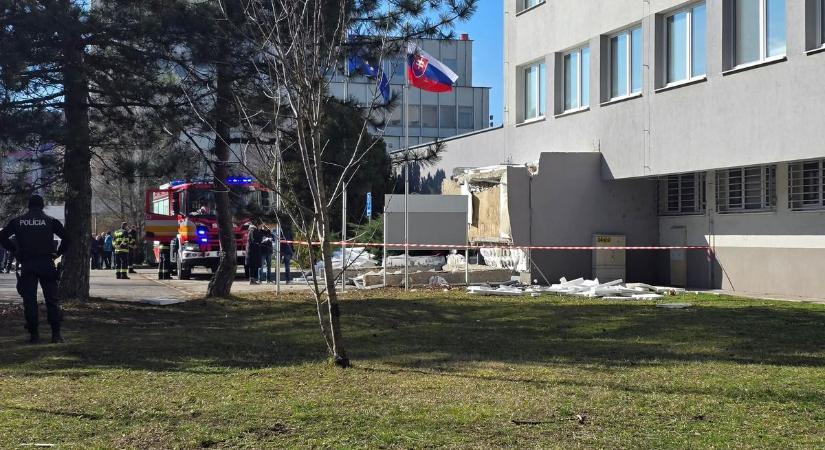 Az észak-komáromi szerencsétlenségben, és az M1-esen is meghalt egy ember