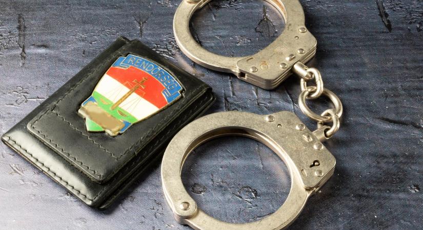 Korrupció miatt emeltek vádat volt magyarországi rendőri vezetőkkel szemben