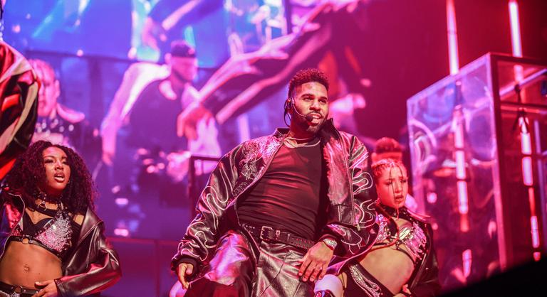 Látványos tánckoreográfiával lép fel Budapesten a többszörös platinalemezes világsztár
