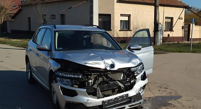 Két személygépkocsi ütközött Mezőkovácsházán