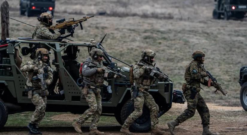 Európa fegyverben: a britek, franciak és némtek katonai lépésekre készülnek Irán ellen