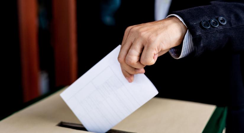 Két időközi választáson is független jelölt nyert a hétvégén