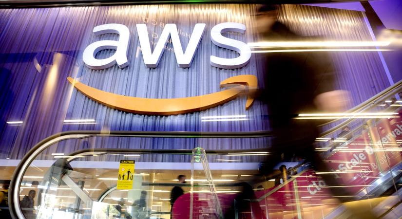 Találat érhette az Amazon adatközpontját az Egyesült Arab Emírségekben, tűz miatt átmenetileg le is kellett állítani