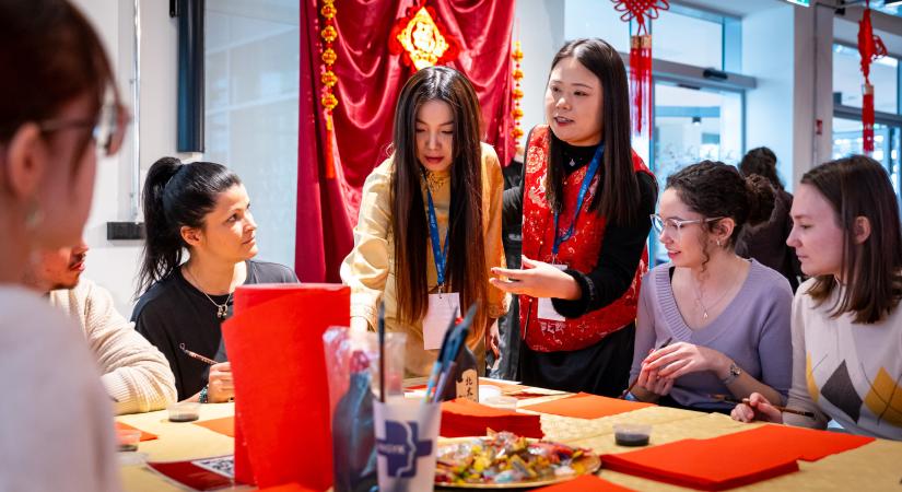 Tradicionális kulturális programokkal köszöntötték a kínai holdújévet a Széchenyi István Egyetemen