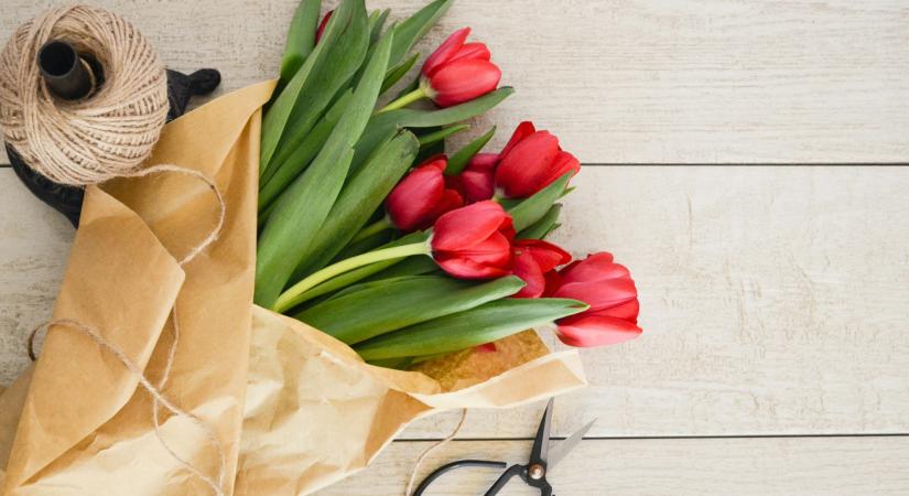 Meglepő trend nőnapon: a virág mellé már szinte elengedhetetlen valami más, személyesebb is