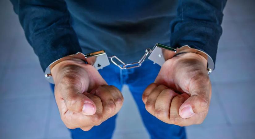 Rendőrkapitány a vádlottak padján: korrupció miatt felelhet a korábbi győri parancsnok