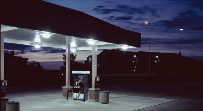 Brutális benzinár-emelkedés várható a háború hatására: 700 forint is lehet egy liter