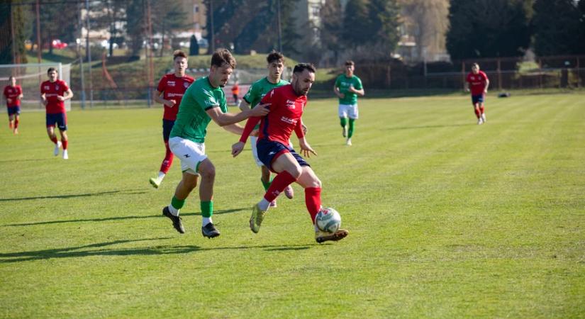 Hiába a helyzetek, vesztes rangadóval indult a tavasz - frissítve!