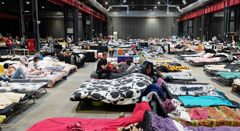 Derült égből: Lengyelországnak elege lett, megszünteti az ukrán menekültek kiváltságait: csak az maradhat, aki dolgozik