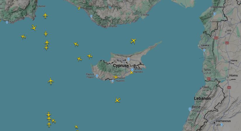 Kiürítették a ciprusi Páfoszi Nemzetközi Repülőteret – a Ryanair Athénba divertál