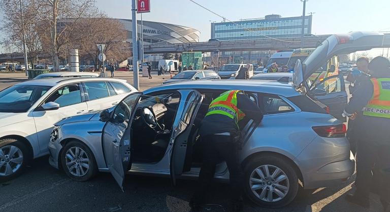 Videón a népligeti hajsza: bódultan, jogosítvány nélkül száguldott az autós üldözés után karambolozó sofőr
