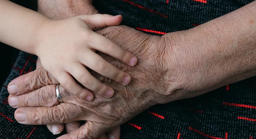 Ketyeg a népességóra – Egy ceglédnyi lakosság tűnt el tavaly