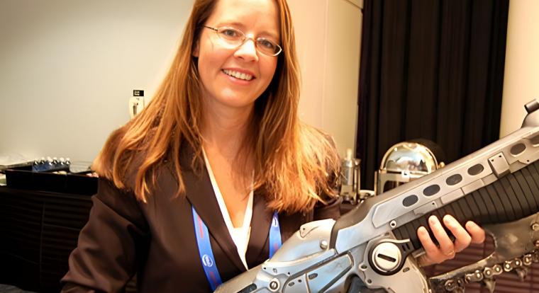 A Gears of War producere nem bújt fürdőköntösbe egy hotelszobában, szerinte ezért szorították ki az Xbox csapatból