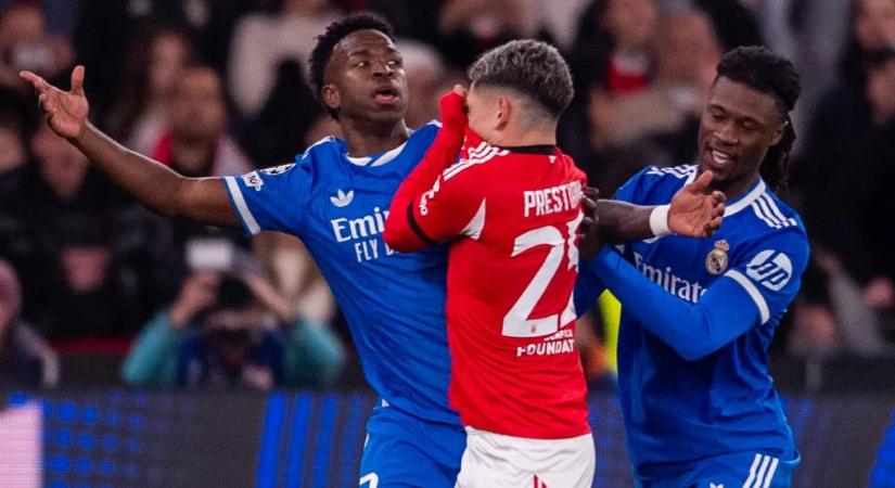 Infantino szerint a kiállítás lehet a válasz a szájukat eltakaró futballisták rasszizmusára