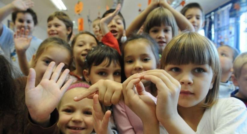 Szülők, figyelem: így változik a tavaszi szünet!