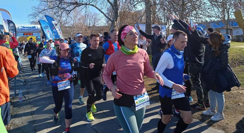 Bódis Tamás diadalával búcsúzott a Balaton Szupermaraton