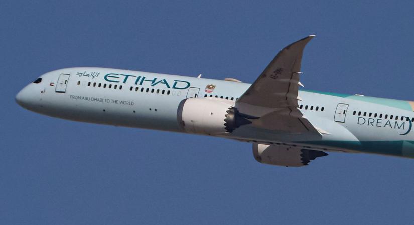 Iráni konfliktus: több ezer magyar várakozik Dubajban és az Emírségekben – vannak cégek, akik már mentik az utasszállítóikat