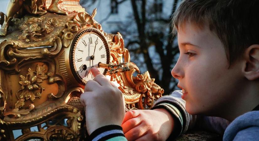 Ezen a hétvégén kell átállítani az órákat: így borítja fel a szervezetünket a tavaszi váltás