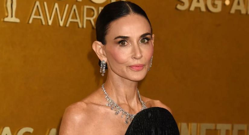 Úristen! Demi Moore árnyéka önmagának: csont és bőrre fogyva toppant be a SAG Awards vörös szőnyegére – Galéria!
