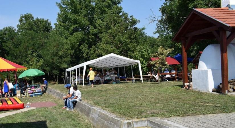 A roma gyereknapon áram, víz és vécé nélkül maradtak résztvevők, nem véletlenül