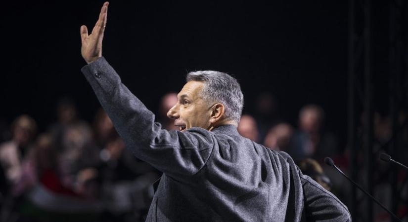 Eddig négyszer kért bocsánatot Lázár János – mutatjuk a 101 legkeményebb szövegét